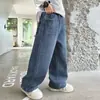 Roupas infantis calças jeans para meninos 2026 novo estilo calças infantis versão coreana calças compridas estilosas moda calças largas da moda tendência