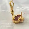 Nuevo Modelo de Exquisitos Pendientes de Trébol de Cuatro Hojas, Versión de Alta Gama con Oro V, Aguja de Plata 925, Chapados en Oro de 18 Quilates, Concha Blanca, Pendientes Completamente Incrustados con Diamantes para Mujer