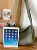 Bolso de Hombro de Lona de Color Sólido de Gran Capacidad Bolso Cruzado Simple Bolso Mensajero Retro Japonés Versátil Mochila para Estudiante Universitario
