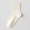 Calcetines holgados para mujer, otoño e invierno, de media pantorrilla, transpirables, que absorben el sudor, calcetines sin costuras
