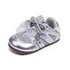Nuevas Zapatillas con Lazo de Primavera 2026 para Niñas, Zapatos Deportivos Plateados para Bebés, Zapatos Casuales para Niñas