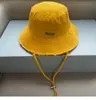Sombrero de Pescador Lavado con Borde Deshilachado para Mujer con Ala Ancha, Correa a Prueba de Viento, Bordado de Letras, Sombrero de Cubo Protector Solar para Vacaciones al Aire Libre y Protección Solar
