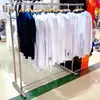 Estante de Exhibición tipo Isla para Tienda de Ropa Estante de Exhibición de Pie de Acero Inoxidable Perchero Colgante Lateral de Doble Fila Simple para Tienda de Ropa para Mujer