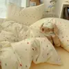 Temporada de Nuevos Estudiantes 2026 Set Suave de Algodón con Borla de Cuatro Piezas Lindo Fresco Artístico Juego de Cama de Estudiante de Tres Piezas
