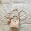 Bolsa Feminina Estilosa de Alta Aparência da Shuai Mi, Nova Bolsa de Ombro para o Trabalho Primavera 2026, Bolsa Transversal Estilo Coreano Simples Tipo Balde