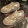 Tênis estilo dad de strass europeu plus size, novos tênis casuais de outono com sola grossa e totalmente cravejados de strass, sapatos de camurça single