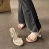 Sandalias de mujer para combinar con faldas, nuevas sandalias de verano 2026 estilo francés con pedrería, tacón grueso, sandalias de cristal, tacones altos transparentes