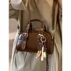 Bolsas femininas estilo coreano com textura de alta qualidade, bolsas de ombro de design nicho, bolsas quadradas pequenas casuais da moda atacado