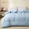 Colcha de Algodão Outono e Inverno Aconchegante Quente Dormitório Quarto Confortável Amigável à Pele Cor Sólida Núcleo de Colcha de Inverno Roupa de Cama