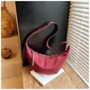 Bolsa de Veludo Camurça Ponto Cruz Moda Feminina Retro Tendência Simples Bolsa de Ombro Transversal Grande Capacidade Versátil para o Dia a Dia Bolsa Dumpling