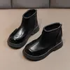Novas Botas para Meninas Outono Inverno 2026 Infantil Dr. Botas Curtas Martens para Menina com Plus Veludo Estilo Britânico Sapatos Estilosos Versáteis