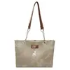 Bolso tote grande moderno y práctico para el trabajo, con un diseño minimalista, perfecto tanto para mercados nacionales como internacionales, con un aspecto elegante y gran capacidad