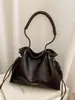 Bolso de mano para mujer estilo retro, nueva colección de otoño 2026, bolso de hombro y bandolera de moda y versátil, material de alta calidad, adecuado para ir al trabajo y uso diario