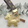 Llavero Colgante de Oro Puro 999 Año Nuevo del Caballo con Corazón, Paz y Alegría, Artículo Promocional para Transmisión en Vivo al por Mayor