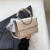 Bolsa de ombro texturizada para mulheres 2023 Verão nova moda simples portátil pequena bolsa quadrada estilo coreano bolsa de mensageiro de corrente texturizada