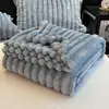 Manta de Fleece Listrada Quatro Estações Fina para Dormitório Individual Cobertor de Ar Condicionado Cobertor para Cochilo no Escritório Pequena Manta para Sofá