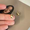 Aretes de Gota de Agua Temperamento Femenino Diseño Nicho Sentido Aretes Brillo Dorado Geométricos Simples 2025 Nuevo