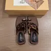 Sandálias Koreanas Estilosas para Praia no Verão 2026, Sandálias Slip-On Confortáveis e Elegantes para Férias