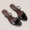Verano 2026 Frances Exquisito Temperamento Seda Punta Fina Tacones Altos Mujer Versátil Correa Delgada Negro Sandalias de Moda Elegantes