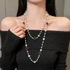 Corrente de Suéter Pérola Trevo de Quatro Folhas de Luxo Leve para Mulheres, Longa, Versátil, Colar com Toque de Alto Padrão, Design de Nicho, Acessórios para Camadas, Joias
