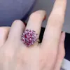 El Anillo Alexander Tiene un Fuerte Efecto de Cambio de Color Rojo-Verde, con una Piedra Principal Única de Tamaño 8*8 3*4