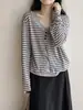 Top de rayas estilo coreano de dos piezas falso Beishan Tongshu para mujer, cuello en V de principios de otoño, manga larga holgada, camiseta adelgazante H56210
