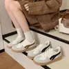 Verão 2026 Novo Comércio Exterior Tamanho Grande Feminino Casual Confortável Retro Tira Branca Moda Roupa Exterior Sapatos Individuais Tamanho Único