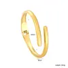 Pulseira Aberta Geométrica Clássica Vintage Estilo Europeu e Americano Banhada a Ouro 18K para Uso Diário em Camadas, Atacado de Pulseiras de Alta Qualidade
