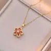 Colar para Mulheres Moda de Nicho Novo Design Pingente Celebridade da Internet Flor de Bauhinia Giratória Zircônia Aço Titânio