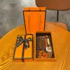 Miu Anillo de Llavero de Pan con Agua Alcalina Resina Pan Colgante de Llavero de Bolsa de Chocolate Regalo de Graduación
