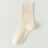 Calcetines holgados ensanchados sin hueso primavera y verano delgados de media pantorrilla calcetines de rizo enrollado color sólido calcetines de confinamiento absorbentes de sudor transpirables desodorantes