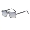 Nuevas gafas de sol elegantes con patillas de color block, montura cuadrada metálica clásica y única fotocromáticas, gafas de protección solar de doble puente para hombre