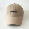 Chapéus Primavera/Verão 2026 para Homens e Mulheres Estilo Coreano Tendência Bordado de Letras Boné de Beisebol Chapéu de Sol para Viagem Boné Casual Bico de Pato em Estoque
