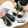 Chinelos Femininos para Exterior 2026 Novo Estilo High-End Birkenstock Casuais Meio Chinelo Fivela Casa Antiderrapante Chinelos Planos