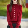 Venta al por mayor del fabricante Nuevo modelo 2026 Suéter 100% Lana Calibre 12 con Botones en Forma de Corazón, Cuello Semi-Alto, Cárdigan de Lana con Borde Enrollado para Mujer
