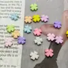 Trevo de Quatro Folhas Contas Coloridas Liga de Metal Pintada Acessórios DIY Contas Separadas Fofas Acessórios para Corrente de Celular Materiais Acessórios para Roupas