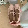 Primeiro Encontro Sapatos Femininos Rosa Nude Aumentadores de Altura Sazonais 2026 Novo Verão Design com Laço para Combinar com Saias Estilo Francês Baixo