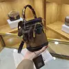Bolso Cubo de Alta Gama 2026 Nuevo Estilo Bolso Cruzado Cilindro Redondo Diseño de Nicho Más Vendido Sensación de Alta Gama Bolso Cubo Elegante para Llevar en la Mano
