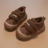 Tênis Casuais Esportivos de Algodão para Meninas 2025 Outono/Inverno Novo Estilo Crianças Médias e Grandes Versátil Quente Botas de Algodão Meninos Algodão Forrado com Fleece Escolar