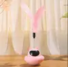 Venta al por mayor transfronteriza Vaso para gato Palo con plumas y cascabel para gato Auto-placer para aliviar el aburrimiento Juguete para gato Agitador de hierba gatera