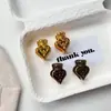Nuevos Pendientes de Diseño Único Estilo Retro Forma de Corazón con Corona para Mujer, Sencillos, Modernos, Elegantes, Versátiles Pinzas para Orejas y Pendientes