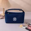 Nuevo neceser tipo bolso de mano de camelia, diseño apto para viajes, bolsa de almacenamiento de alta gama para cosméticos, labiales y llaves