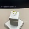 Anel Flor Dourada Fashion de Luxo Leve de Alta Qualidade para Mulheres, Design Único, Joia Versátil de Anel Aberto Ajustável