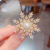 Série francesa de flocos de neve Retrô Corsage Suéter Outono e Inverno Feminino Temperamento Decorativo High-end Luz de luxo Pin Buckle Acessórios Broche
