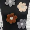 Estilo Xiaoxiang Lana Hecho a Mano Flor Tridimensional Corsage Accesorios para Mujer Primavera y Otoño Nuevo Suéter de Punto Prenda Piezas de Flor Decorativas