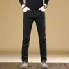 Jeans Masculino Slim Fit de Perna Reta Espesso Estilo Europeu Leve para Negócios com Forro de Lã, Calça Longa Quente e Elástica