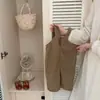 Conjunto otoñal retro estilo coreano para niñas: Overol de pana + top básico versátil, atuendo casual de otoño para niños