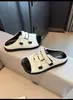 Chinelos Retro com Solado Grosso de Velcro de Uma Tira Femininos Verão Uso Externo 2026 Novos Versáteis Antiderrapantes Praia Casual Sapatos Birkenstock