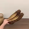 Sapatilhas cor-de-rosa estilo francês para aumentar a altura para mulheres, novos sapatos Mary Jane slip-on de verão para combinar com saias