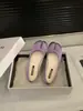 Sapatos de pata de porco com bico dividido e fundo plano sapatos de cetim de peça única sapatos femininos 2026 novos sapatos de polegar de ferradura de primavera sapatos de condução de primavera e outono